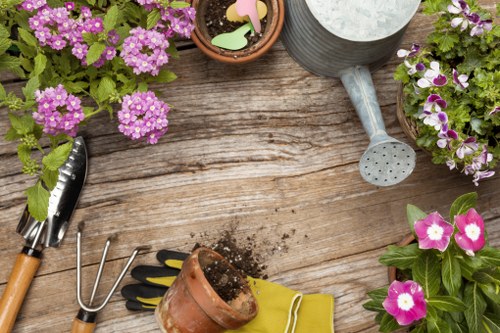 Outdoor patio maintenance and repair in Lee